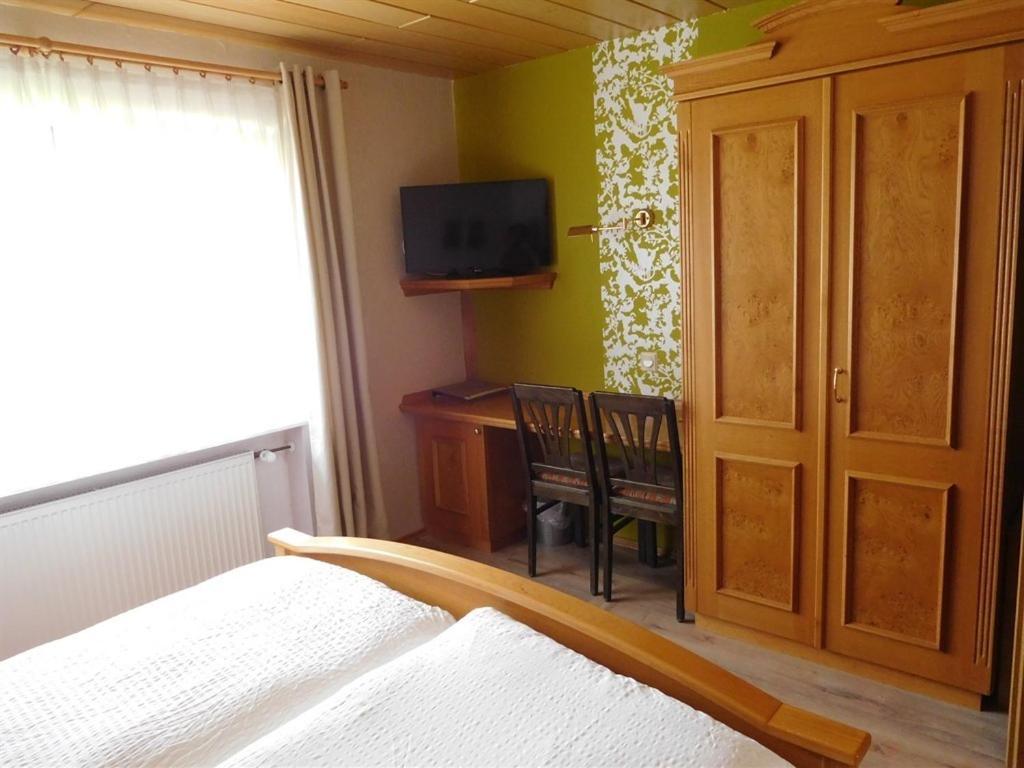 Inn Landgasthof "Zur Gemuetlichkeit" Mombris Стая снимка