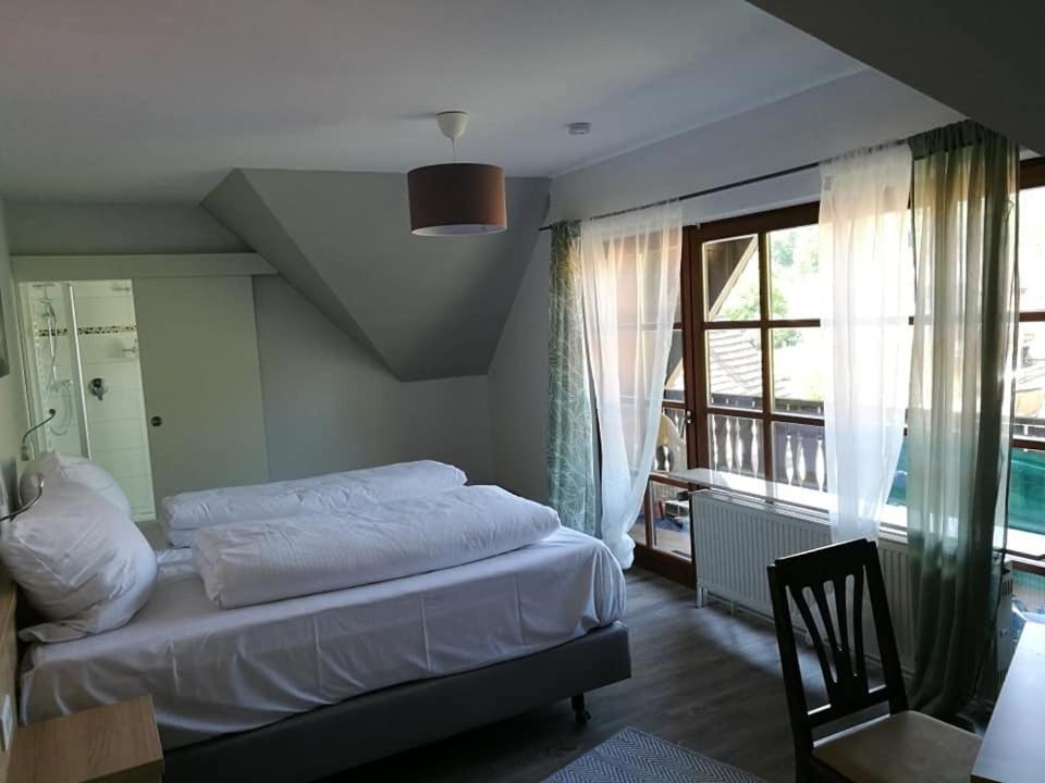 Inn Landgasthof "Zur Gemuetlichkeit" Mombris Стая снимка